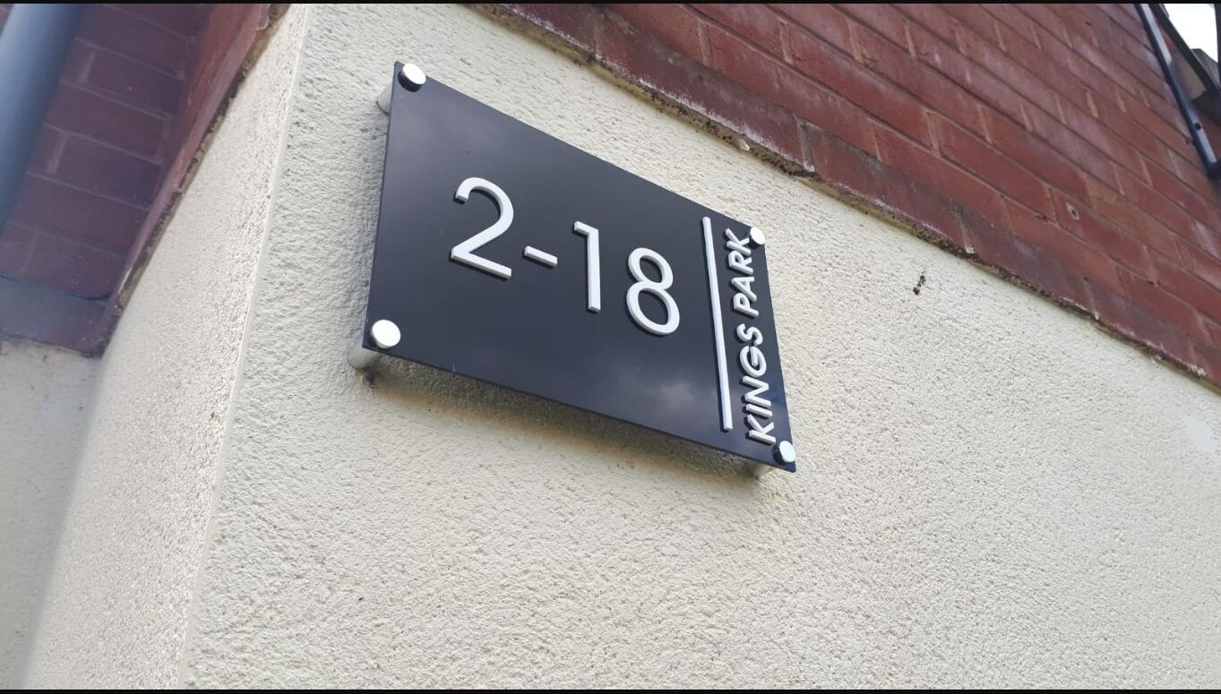 Replacement Kings Park building sign introduced after direct management began